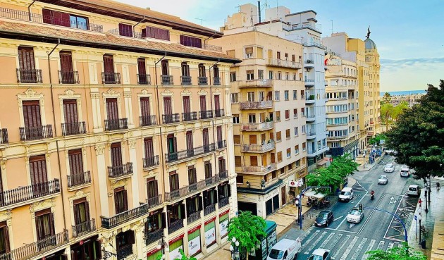 Apartment - Återförsäljning - Alicante - Plaza De Toros - Mercado Central