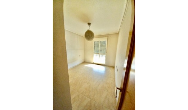Apartment - Återförsäljning - Almoradí - Inland