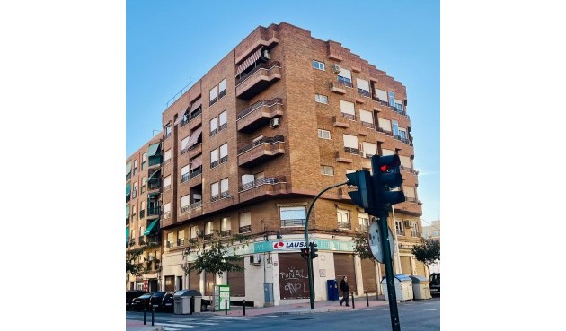 Apartment - Återförsäljning - Elche - Corte Ingles