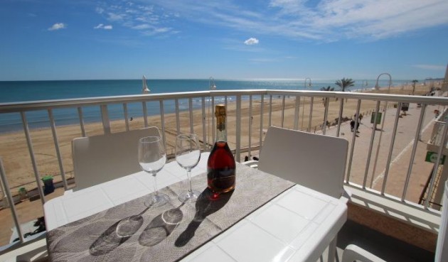 Apartment - Återförsäljning - Guardamar del Segura - Guardamar Playa