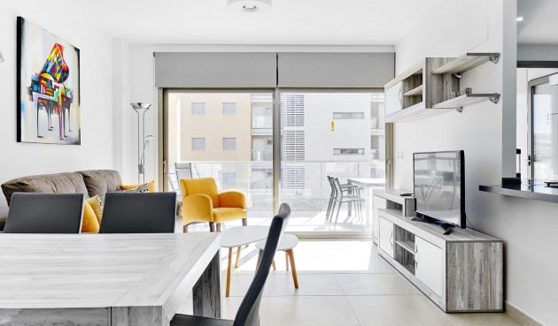 Apartment - Återförsäljning - Orihuela Costa - BO-88618