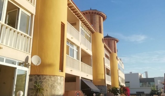 Apartment - Återförsäljning - Orihuela Costa - Costa Blanca