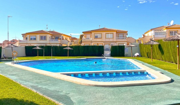 Apartment - Återförsäljning - Orihuela Costa - Costa Blanca