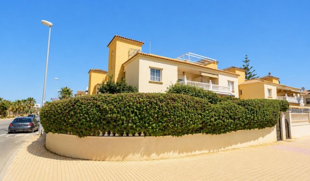 Apartment - Återförsäljning - Orihuela Costa - Costa Blanca