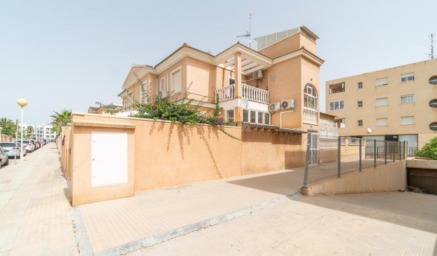 Apartment - Återförsäljning - Orihuela Costa - La Zenia