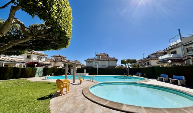 Apartment - Återförsäljning - Punta Prima - Costa Blanca