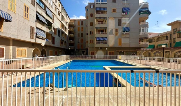 Apartment - Återförsäljning - Torrevieja -
                Acequion