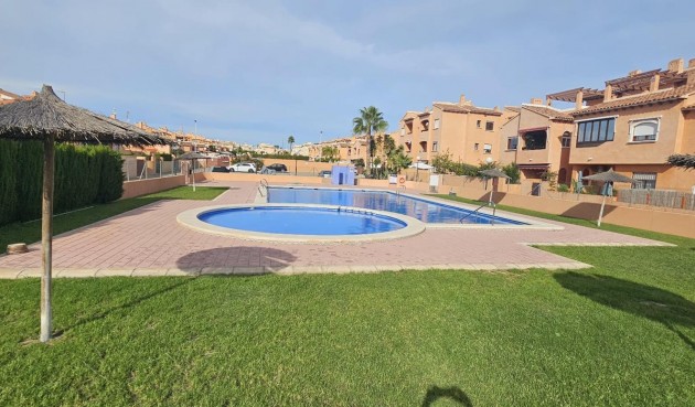 Apartment - Återförsäljning - Torrevieja - aguas nuevas