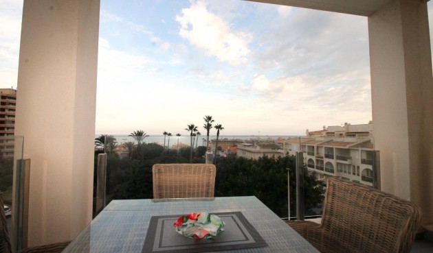 Apartment - Återförsäljning - Torrevieja - BO-35299