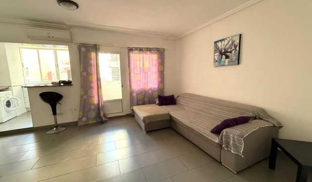 Apartment - Återförsäljning - Torrevieja - BO-39392
