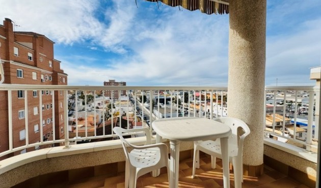 Apartment - Återförsäljning - Torrevieja - BO-53774