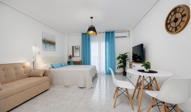 Apartment - Återförsäljning - Torrevieja - BO-62098
