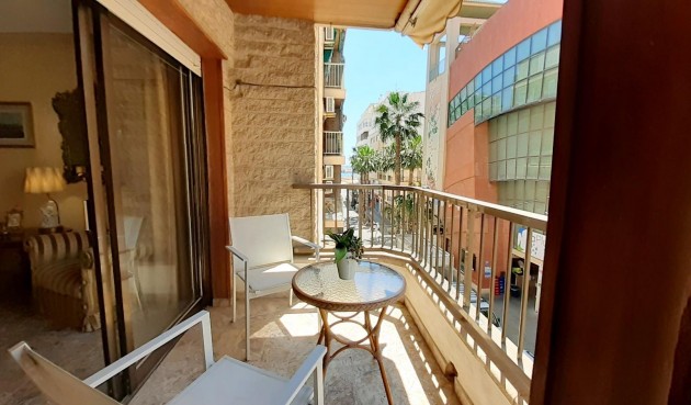 Apartment - Återförsäljning - Torrevieja - BO-72680
