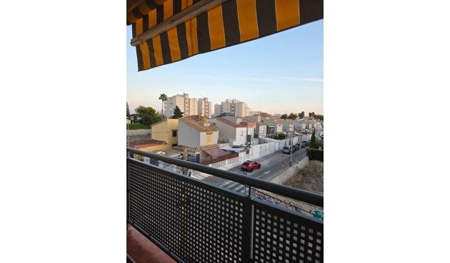 Apartment - Återförsäljning - Torrevieja - BO-84773