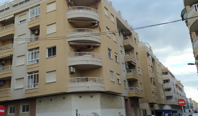 Apartment - Återförsäljning - Torrevieja -
                CENTER