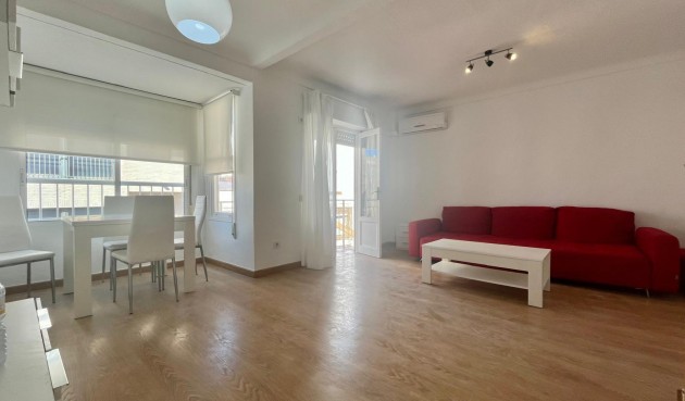 Apartment - Återförsäljning - Torrevieja - Centro