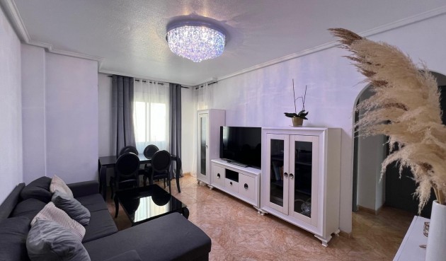 Apartment - Återförsäljning - Torrevieja - Centro