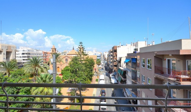 Apartment - Återförsäljning - Torrevieja - Centro