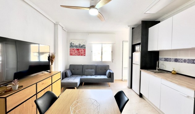 Apartment - Återförsäljning - Torrevieja -
                Centro