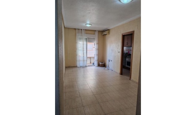 Apartment - Återförsäljning - Torrevieja - Centro