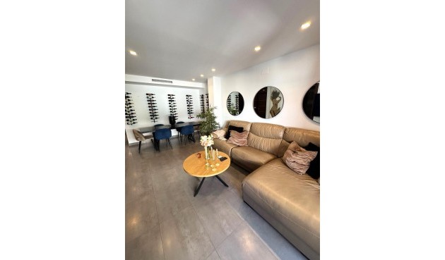 Apartment - Återförsäljning - Torrevieja - Centro