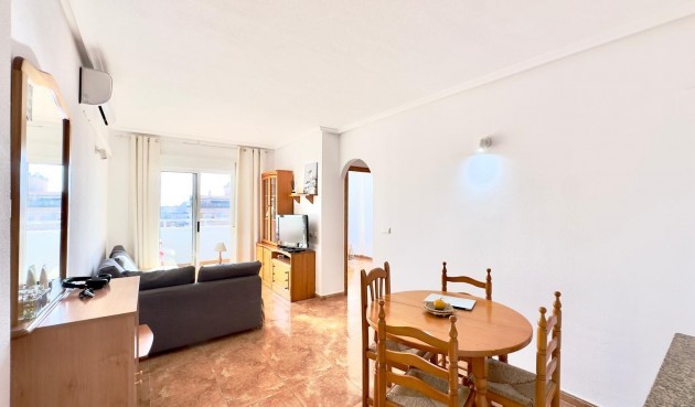 Apartment - Återförsäljning - Torrevieja - Centro