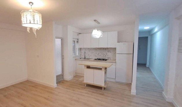 Apartment - Återförsäljning - Torrevieja - Centro