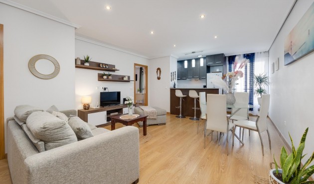 Apartment - Återförsäljning - Torrevieja - Centro