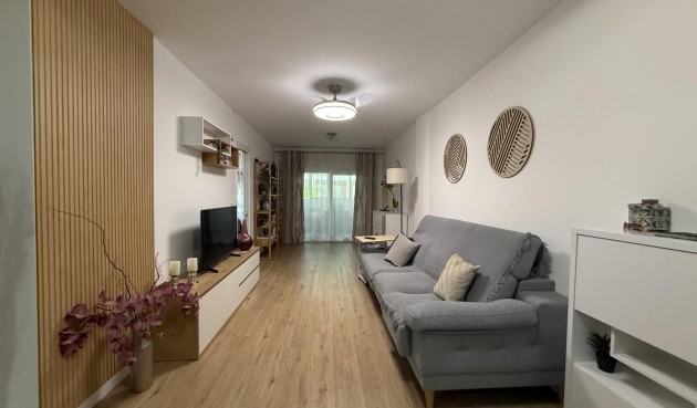 Apartment - Återförsäljning - Torrevieja - Centro