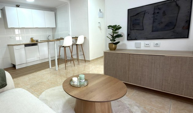Apartment - Återförsäljning - Torrevieja - Centro