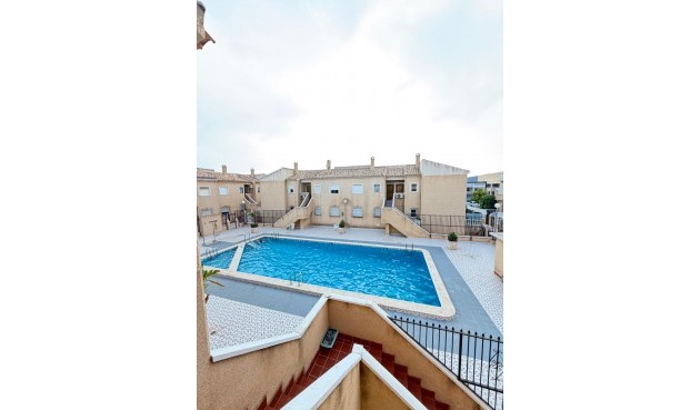 Apartment - Återförsäljning - Torrevieja - Centro