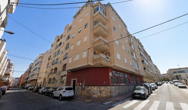 Apartment - Återförsäljning - Torrevieja - Centro
