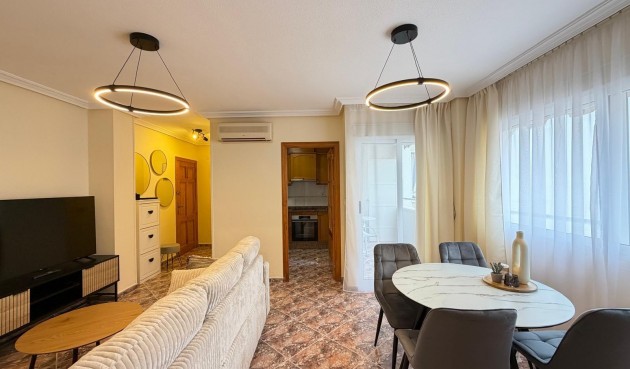 Apartment - Återförsäljning - Torrevieja - Centro