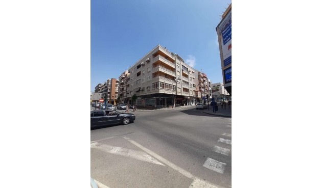 Apartment - Återförsäljning - Torrevieja - Costa Blanca