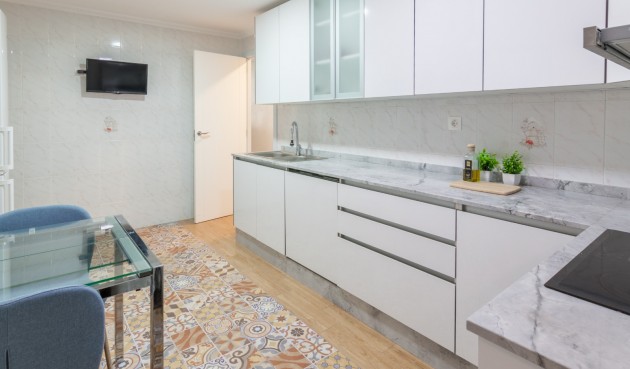 Apartment - Återförsäljning - Torrevieja - Costa Blanca