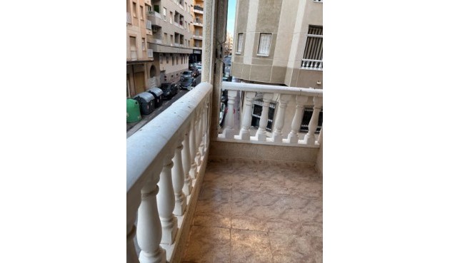 Apartment - Återförsäljning - Torrevieja - Costa Blanca