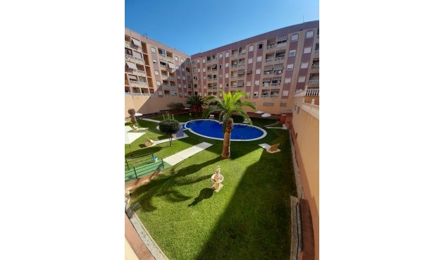 Apartment - Återförsäljning - Torrevieja - Costa Blanca