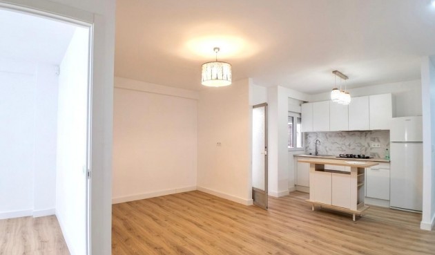 Apartment - Återförsäljning - Torrevieja - Costa Blanca
