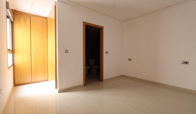 Apartment - Återförsäljning - Torrevieja - Costa Blanca