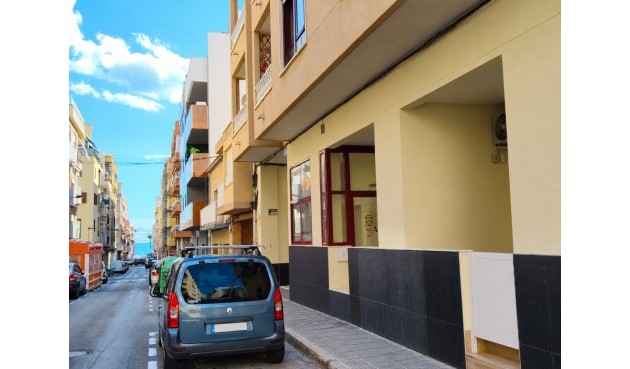 Apartment - Återförsäljning - Torrevieja - Costa Blanca