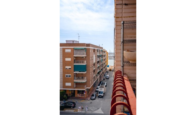 Apartment - Återförsäljning - Torrevieja - El Acequión - Los Náufragos