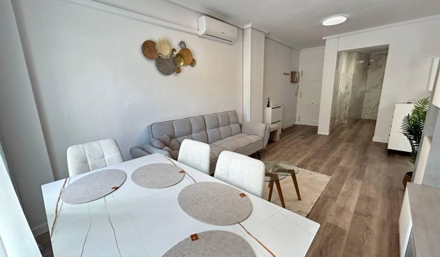 Apartment - Återförsäljning - Torrevieja - Estacion De Autobuses