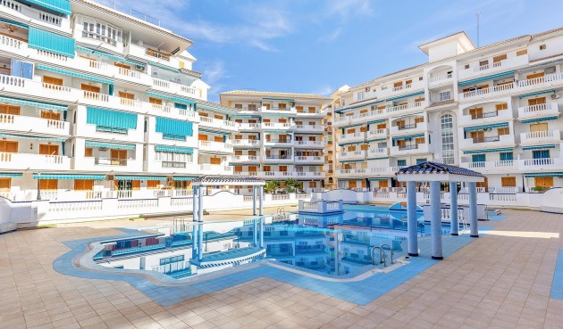 Apartment - Återförsäljning - Torrevieja - La Mata