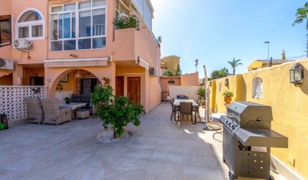 Apartment - Återförsäljning - Torrevieja - La Rosaleda