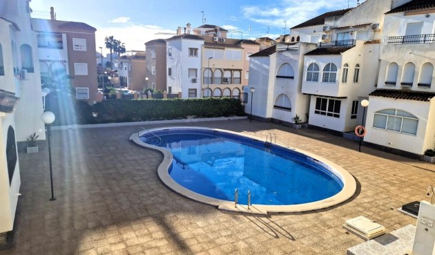 Apartment - Återförsäljning - Torrevieja - La Veleta