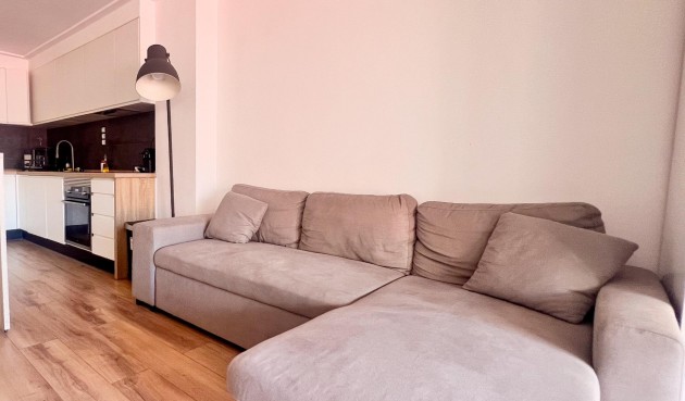 Apartment - Återförsäljning - Torrevieja - La Veleta