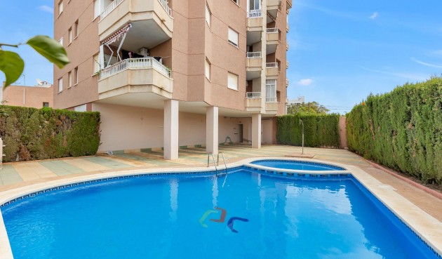 Apartment - Återförsäljning - Torrevieja - Nueva Torrevieja