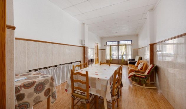 Apartment - Återförsäljning - Torrevieja - Paseo Maritimo