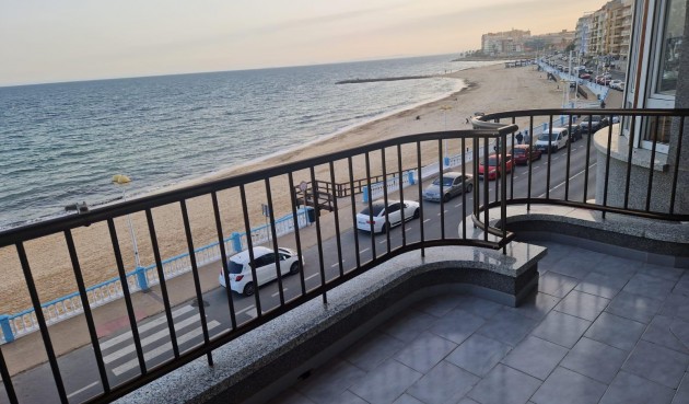 Apartment - Återförsäljning - Torrevieja - Playa de los Locos