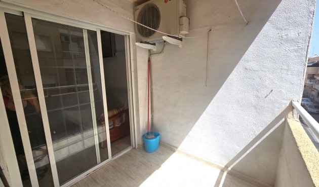 Apartment - Återförsäljning - Torrevieja - Playa de los Locos